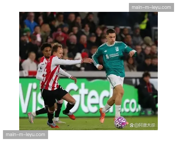 半场战报：布伦特福德1-1热刺，蜜蜂凭借开场高位压迫闪电破门。