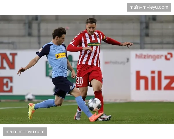 半场战报：弗赖堡0-1门兴，客队通过连续肋部渗透由普莱亚首开记录