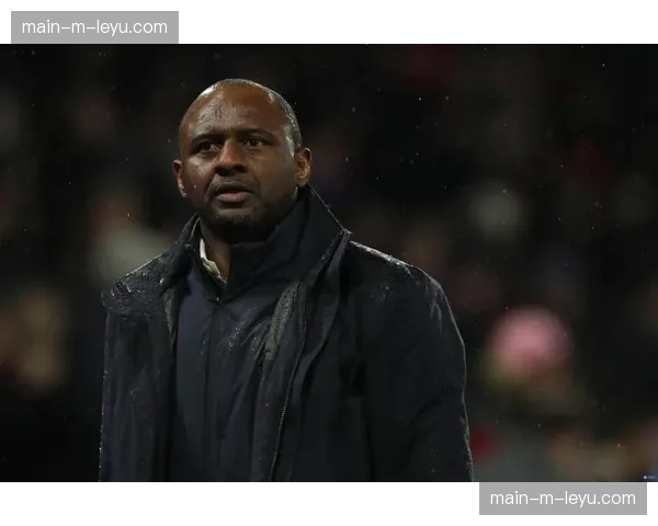 教练专访：诺丁汉森林主帅库珀详解如何通过录像分析会议，提升球队低位防守的协同性